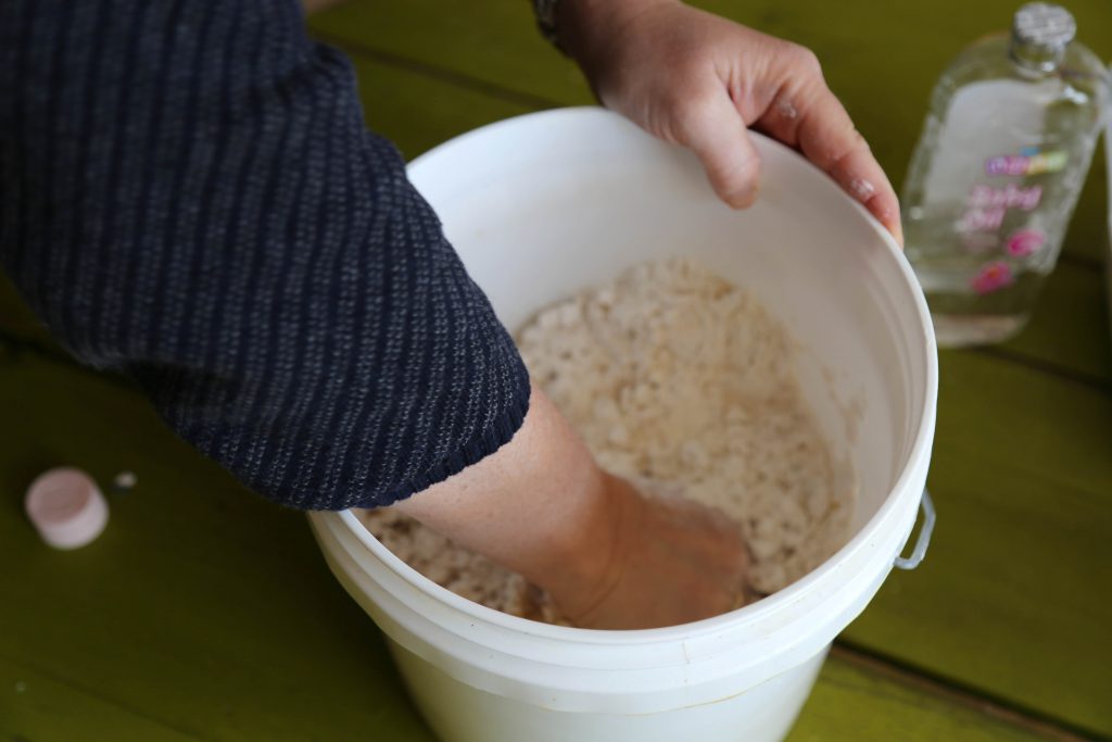 Sand slime mixing