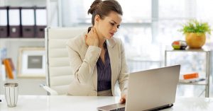 neck-pain-woman