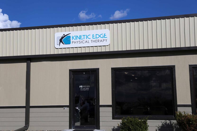 Kinetic edge physical therapy Oskaloosa front door